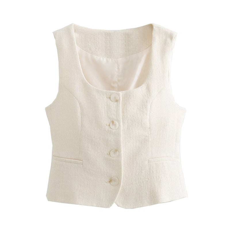 Well Tailored Top with a Graceful Silhouette