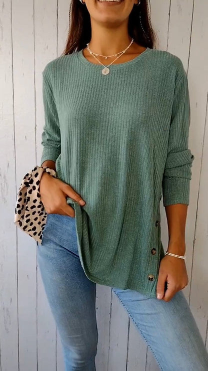 Well Tailored Top with a Graceful Silhouette