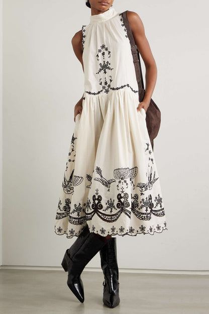 Classic Vintage Dress with a Flattering Fit