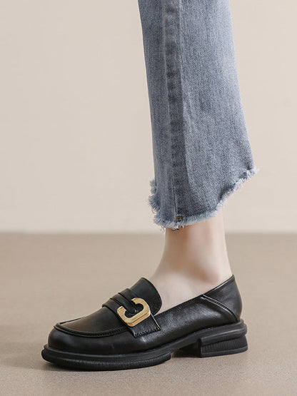 Well Tailored Shoes with a Graceful Silhouette