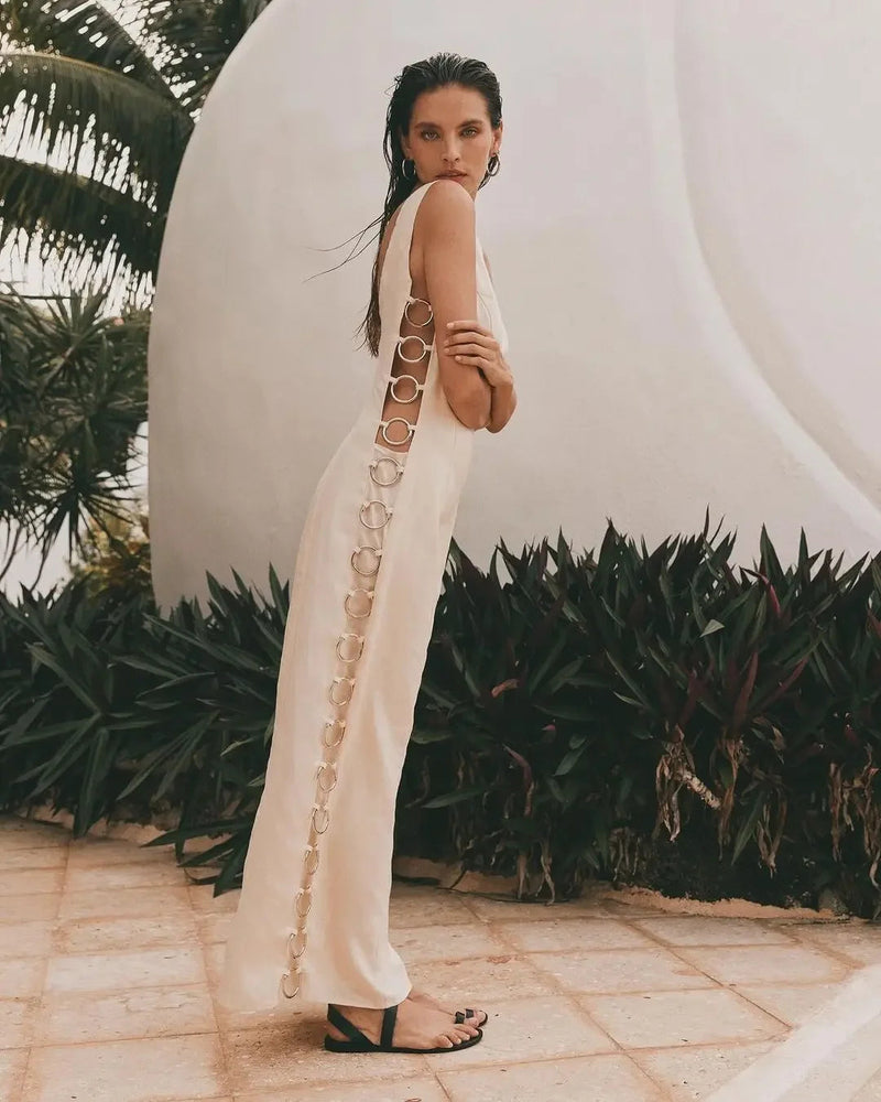 Beautifully Finished Dress in a Timeless Design