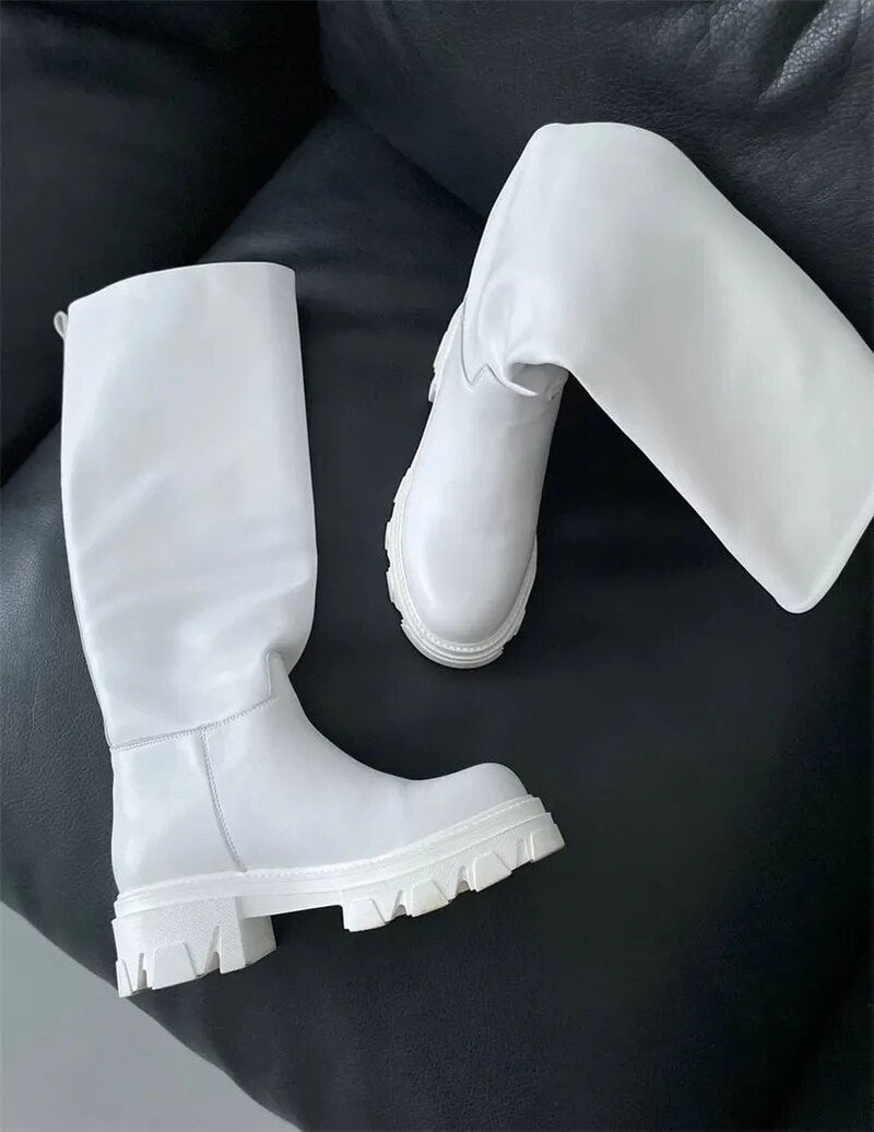 Well Tailored Boots with a Graceful Silhouette