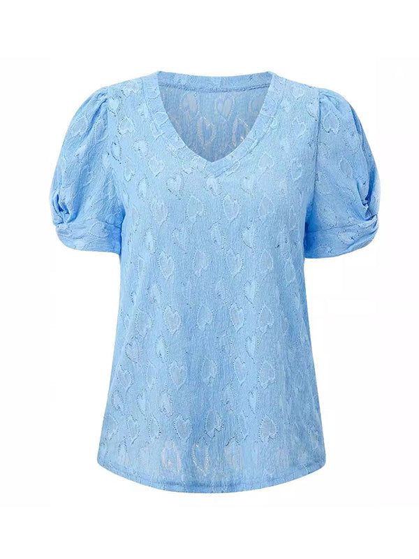 Effortlessly Elegant T-Shirt with a Timeless Design
