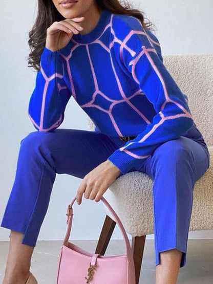 Well Tailored Sweater with a Graceful Silhouette