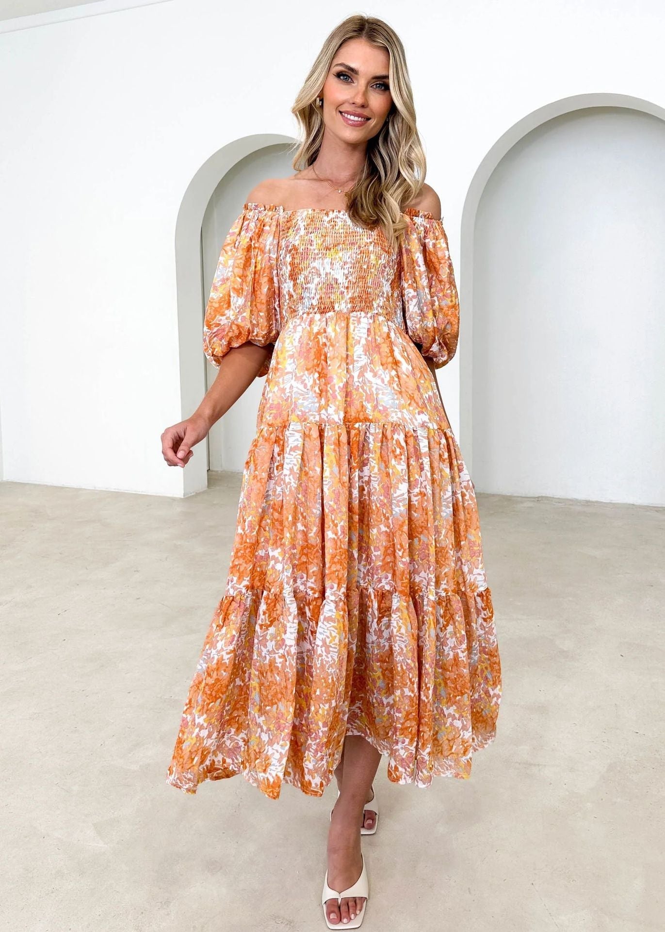Effortlessly Elegant Dress with a Timeless Design