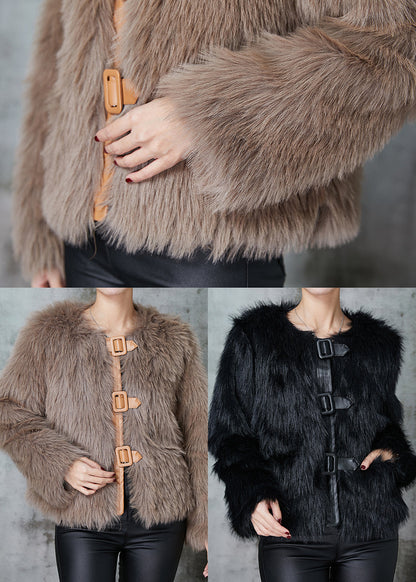 Well Tailored Coat with a Graceful Silhouette