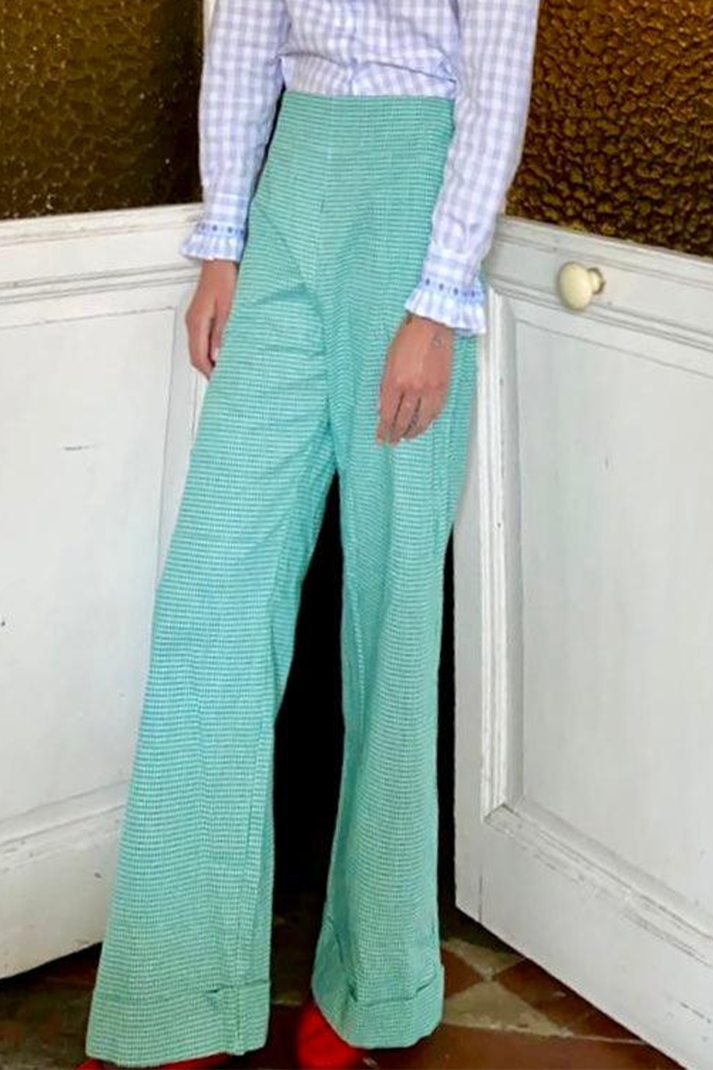 Gracefully Styled Garment for Any Occasion