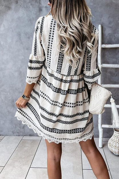 Effortlessly Elegant Dress with a Timeless Design