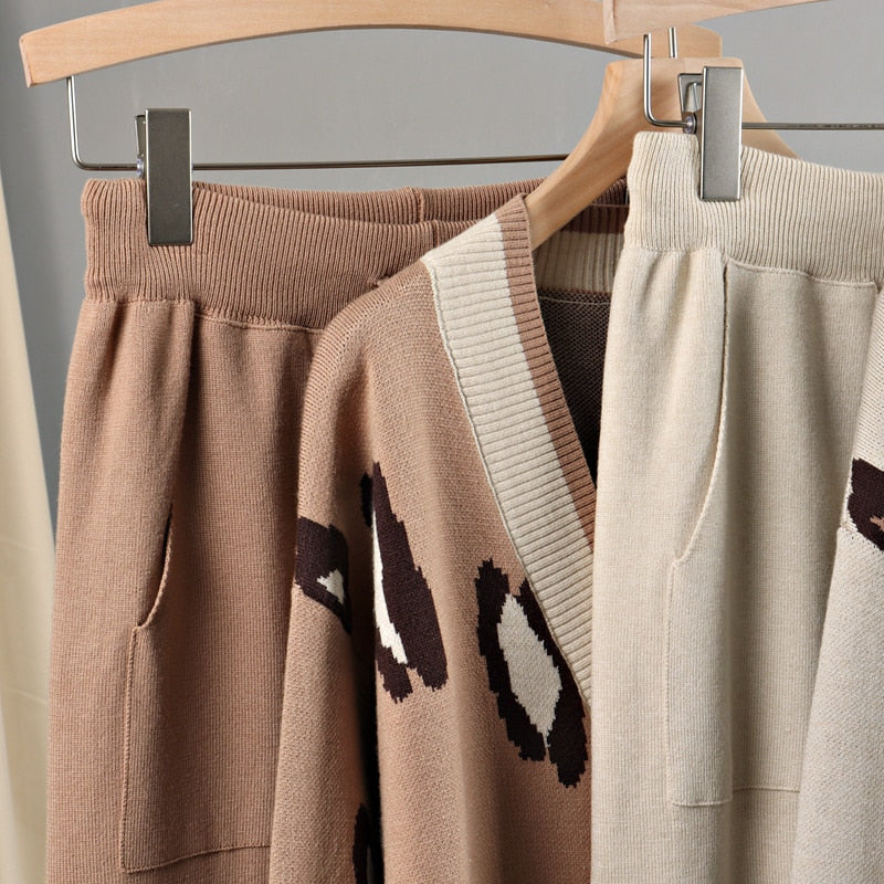 Classic Vintage Cardigan with a Flattering Fit