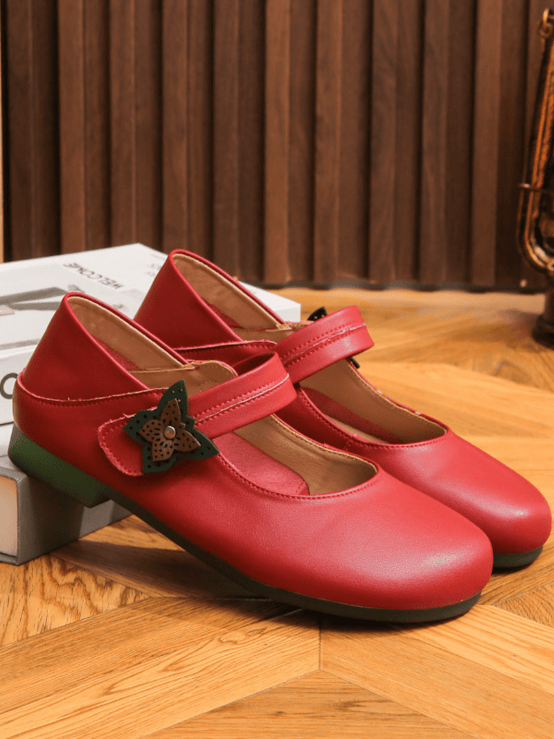 Sophisticated Garment with a Clean Classic Look