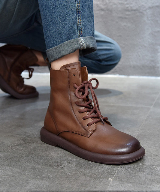 Well Tailored Boots with a Graceful Silhouette