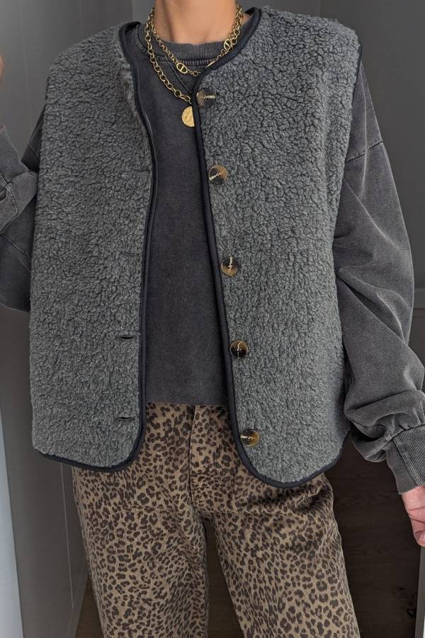 Beautifully Finished Coat in a Timeless Design