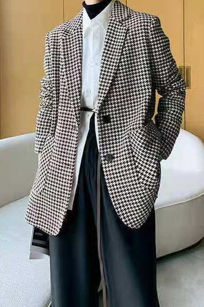 Well Tailored Garment with a Graceful Silhouette