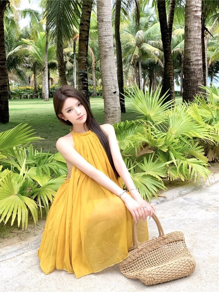 Effortlessly Elegant Top with a Timeless Design