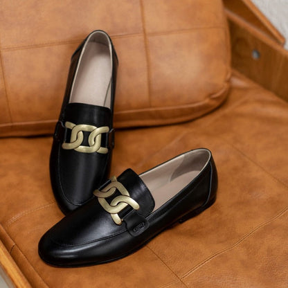 Sophisticated Garment with a Clean Classic Look