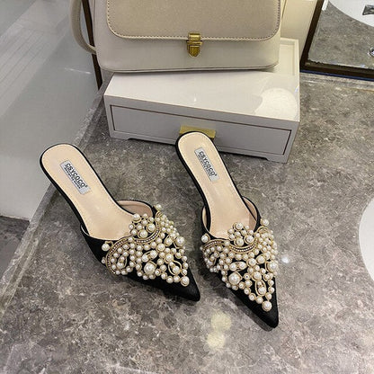 Well Tailored Heels with a Graceful Silhouette