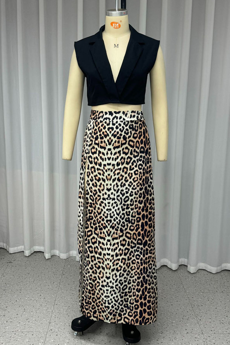 Effortlessly Elegant Garment with a Timeless Design