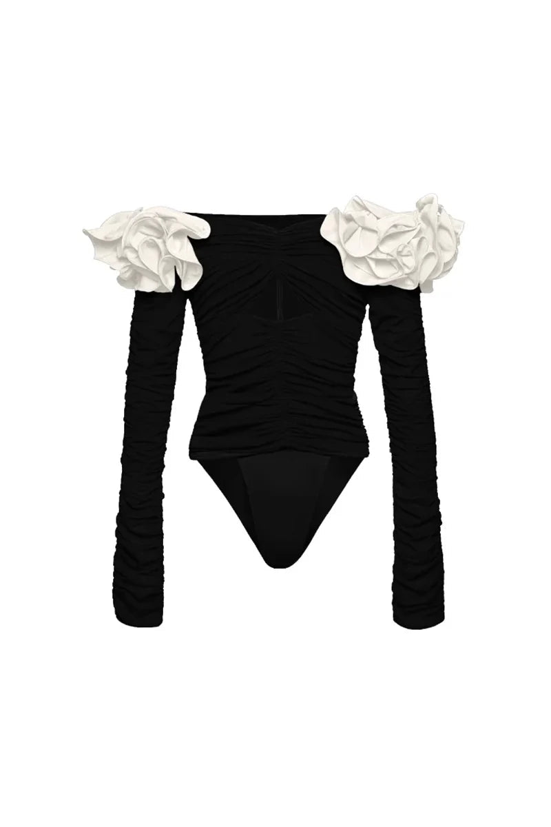 Effortlessly Elegant Swimsuit with a Timeless Design