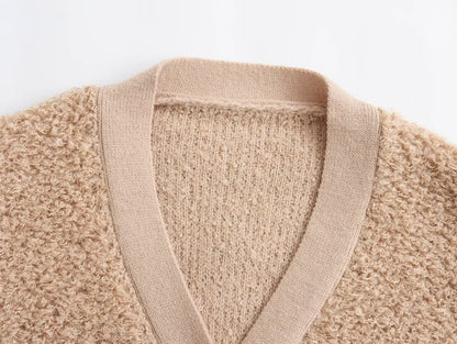 Elegantly Styled Cardigan for Everyday Wear