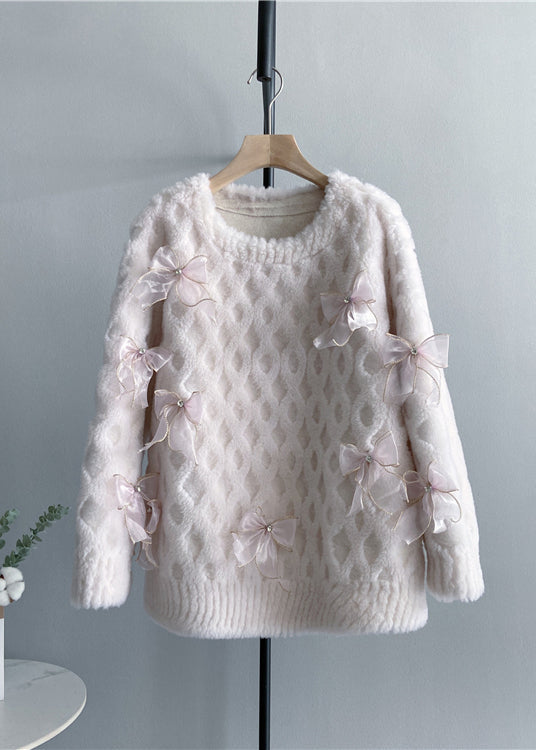 Classic Vintage Pullover with a Flattering Fit
