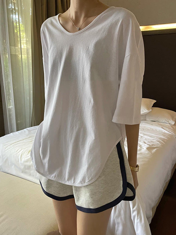 Well Tailored T-Shirt with a Graceful Silhouette
