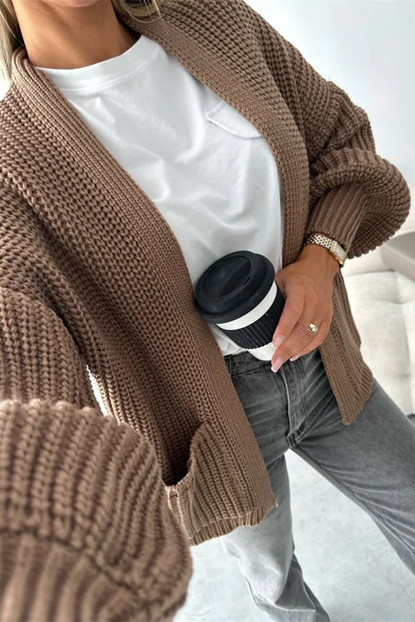 Well Tailored Cardigan with a Graceful Silhouette