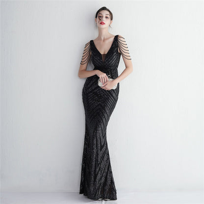 Beautifully Finished Dress in a Timeless Design