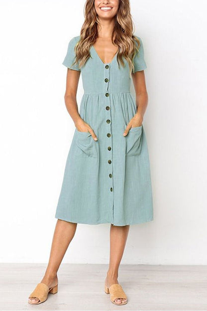 Effortlessly Elegant Dress with a Timeless Design