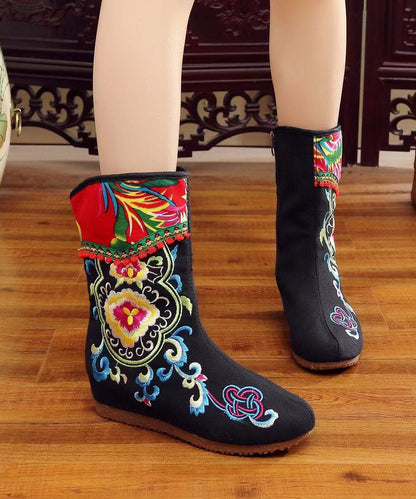 Well Tailored Boots with a Graceful Silhouette