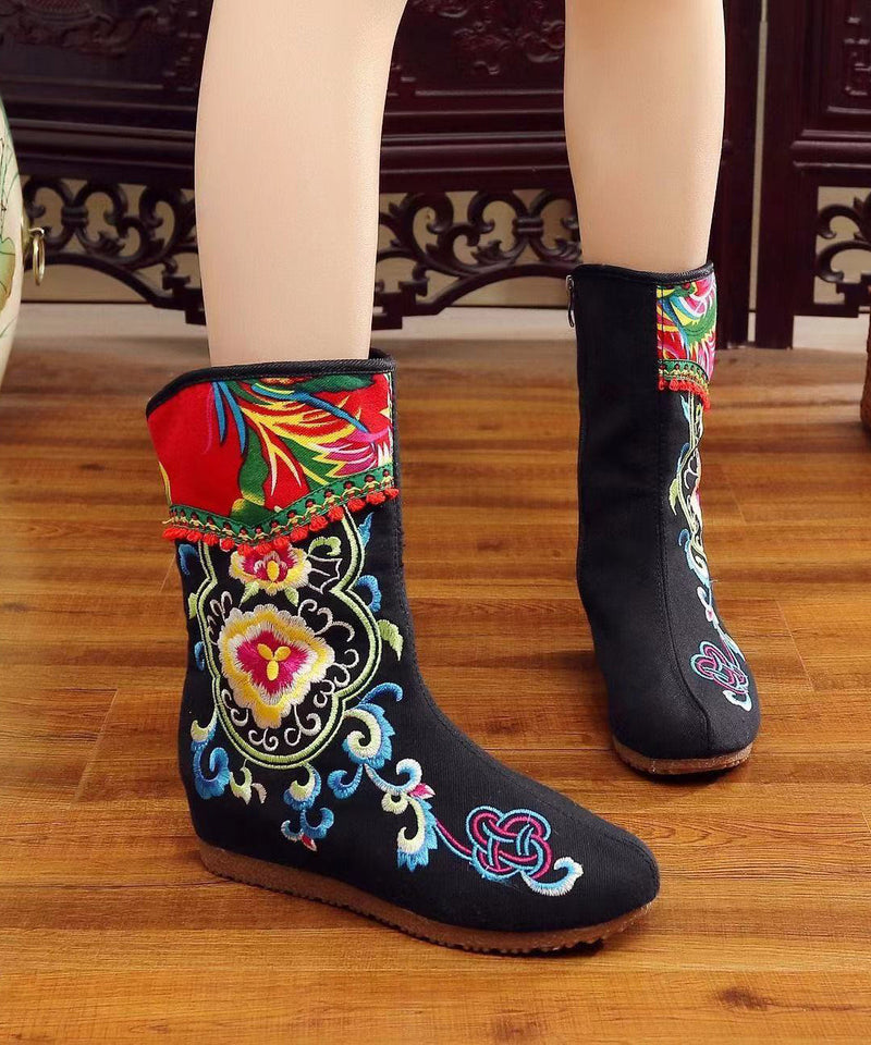 Well Tailored Boots with a Graceful Silhouette