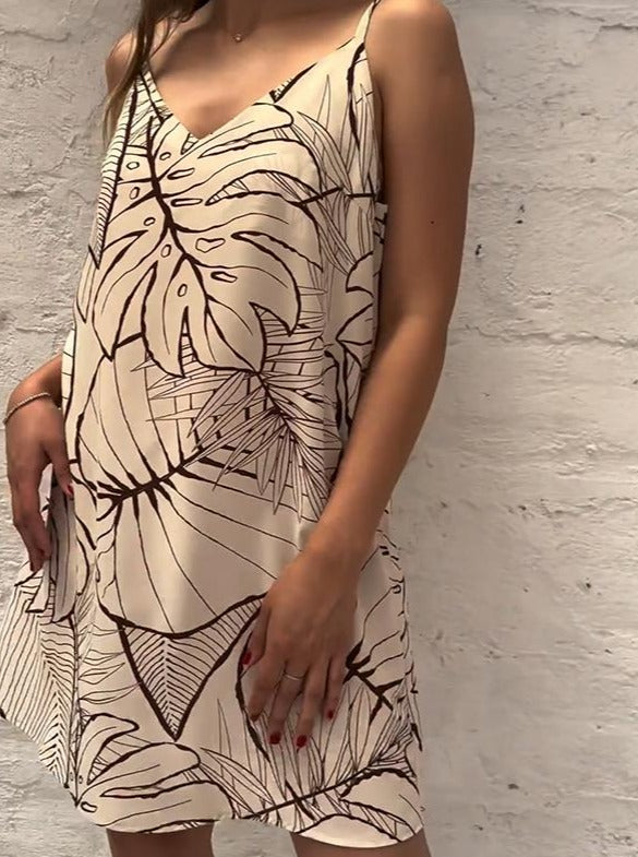 Well Tailored Dress with a Graceful Silhouette