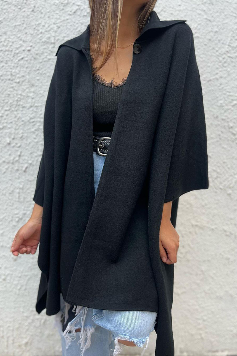 Effortlessly Elegant Garment with a Timeless Design