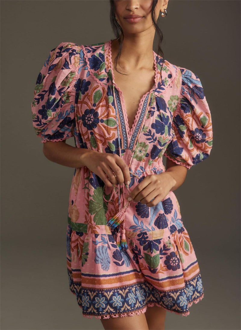 Classic Vintage Dress with a Flattering Fit
