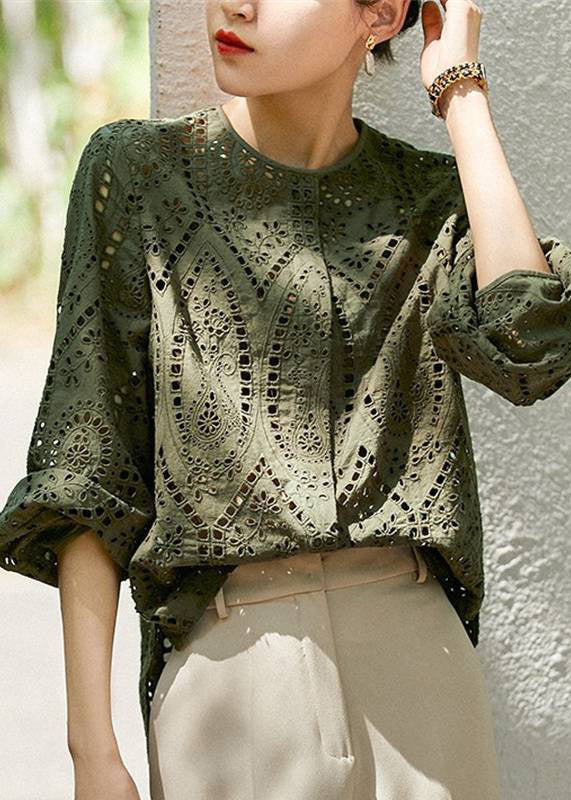 Well Tailored Blouse with a Graceful Silhouette
