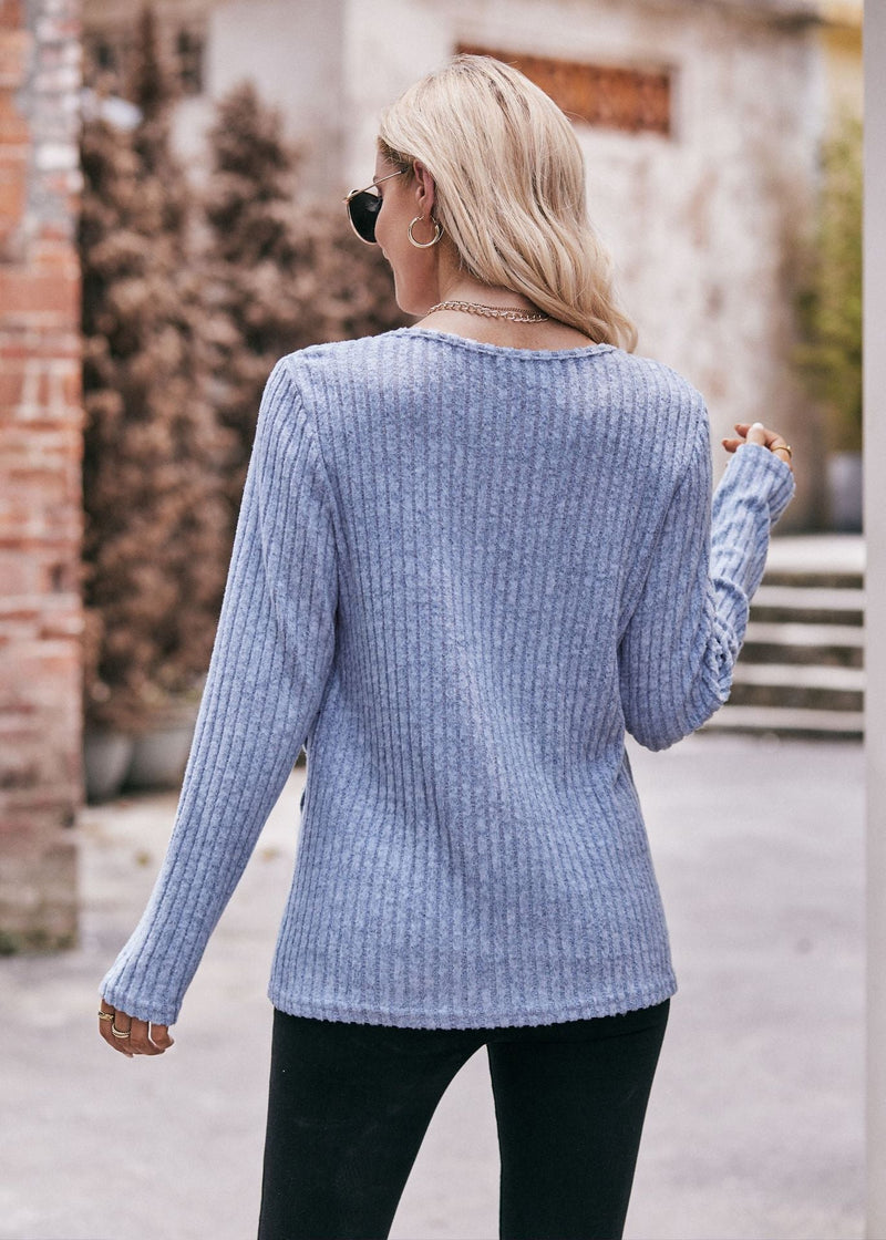 Well Tailored T-Shirt with a Graceful Silhouette