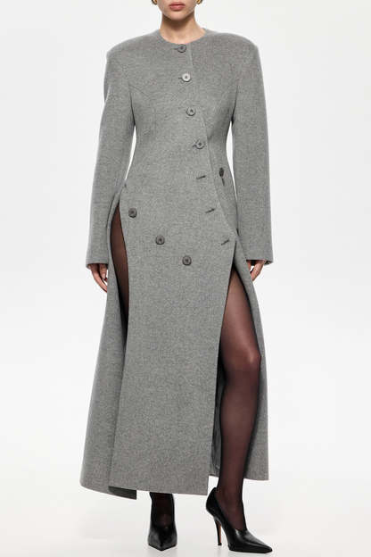 Well Tailored Coat with a Graceful Silhouette
