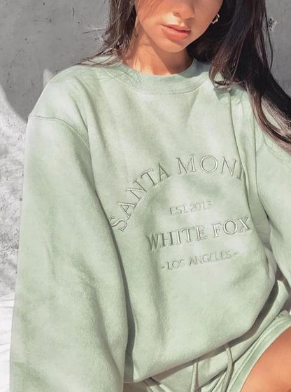 Well Tailored Sweater with a Graceful Silhouette