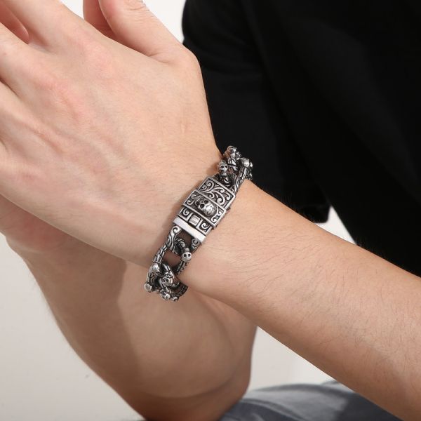 Gracefully Styled Garment for Any Occasion