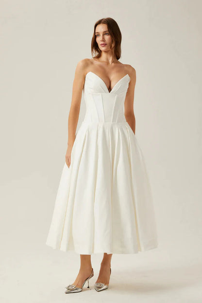 Beautifully Crafted Dress in a Classic Style