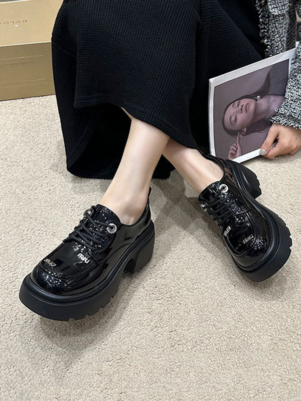 Effortlessly Elegant Shoes with a Timeless Design