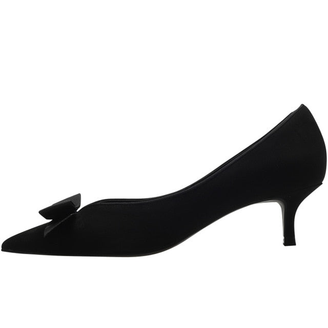 Classic Vintage Shoes with a Flattering Fit