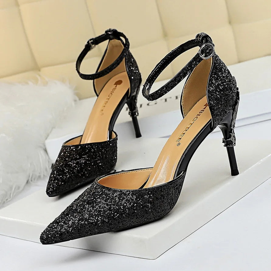 Gracefully Styled Garment for Any Occasion