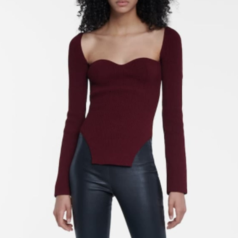 Well Tailored Top with a Graceful Silhouette