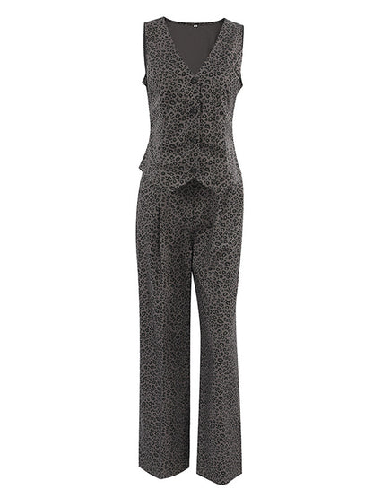 Classic Vintage Pants with a Flattering Fit