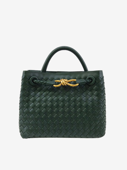 Beautifully Finished Bag in a Timeless Design