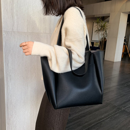 Beautifully Finished Bag in a Timeless Design
