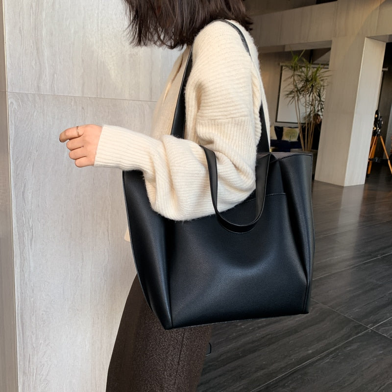Beautifully Finished Bag in a Timeless Design