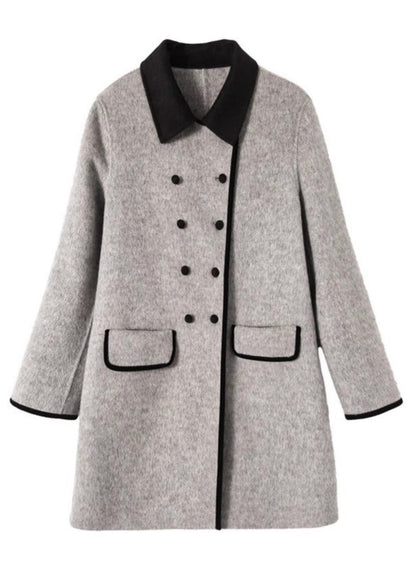 Well Tailored Coat with a Graceful Silhouette