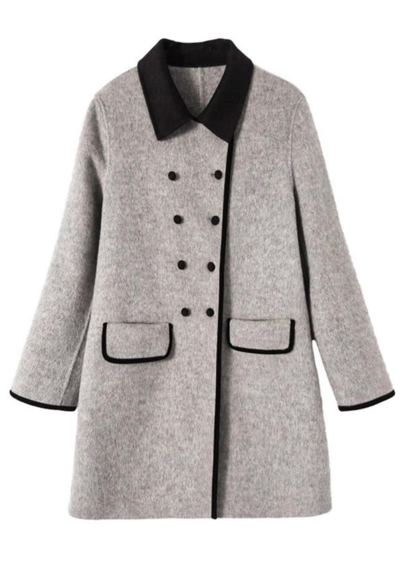 Well Tailored Coat with a Graceful Silhouette