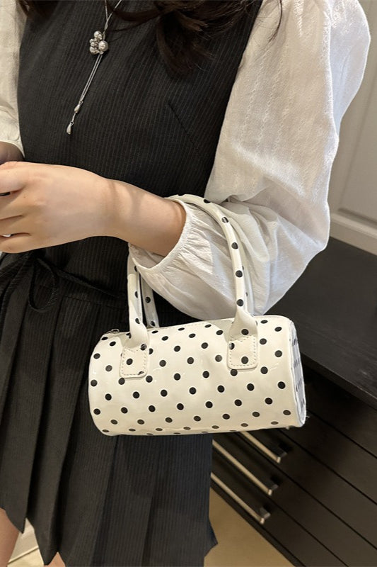 Well Tailored Bag with a Graceful Silhouette